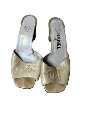 CHANEL Shoes Womens 6 Beige Leather Mule Block Heel Open Toe Slip On CC
